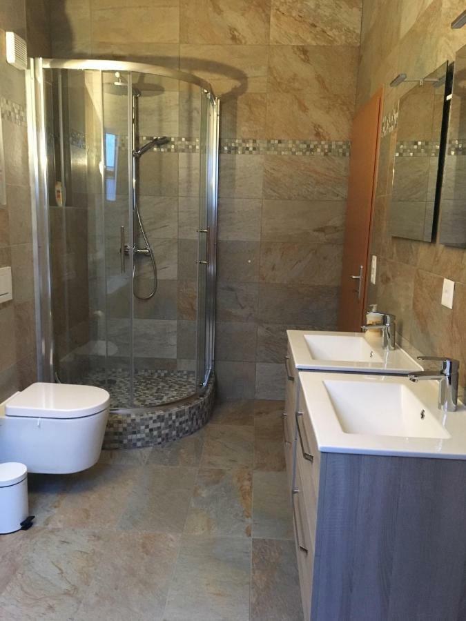 Queen Guest Room Mont-sur-Rolle Exterior photo